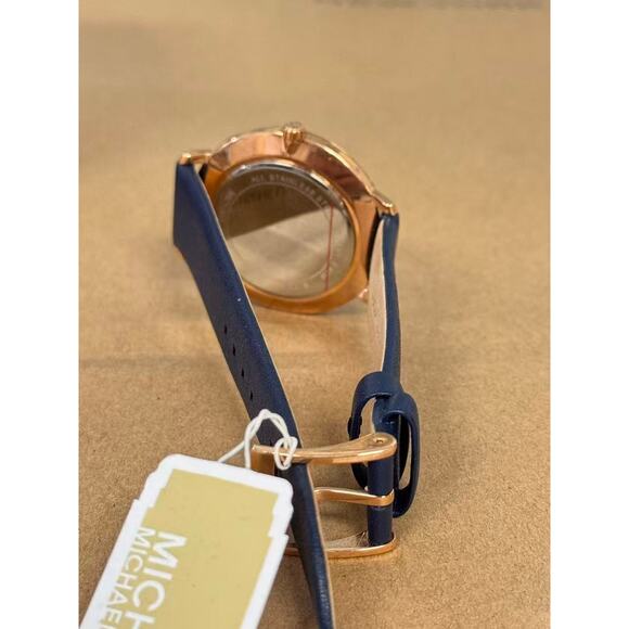 Michael Kors MK2893 Pyper Diamond Accents Quartz Women's Watch - Picture 5 of 5